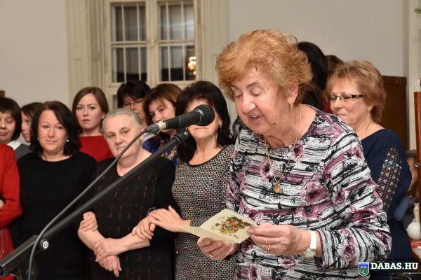 Karácsonyruha-kiállítás