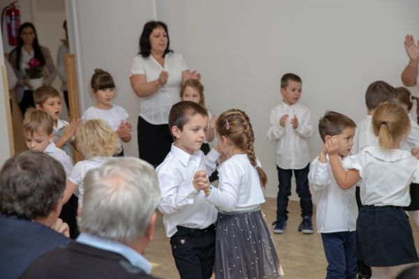 Átadták a megújult Erkel úti Óvodát