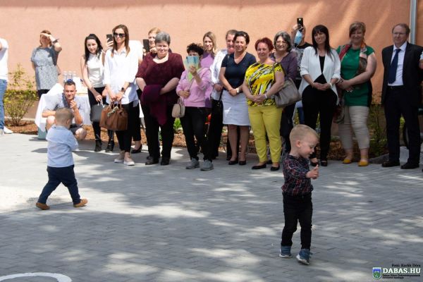 Gólyafészek bölcsőde átadója