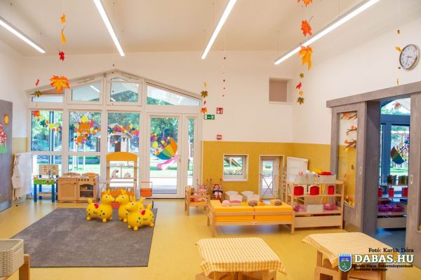 BEFEJEZŐDÖTT DABASON AZ ÚJ BÖLCSŐDE ÉPÍTÉSE