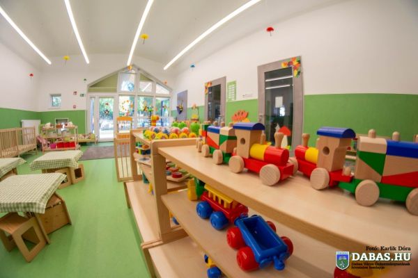 BEFEJEZŐDÖTT DABASON AZ ÚJ BÖLCSŐDE ÉPÍTÉSE