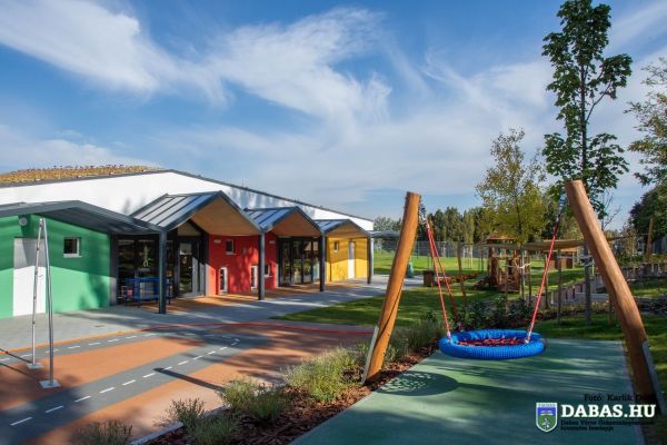 BEFEJEZŐDÖTT DABASON AZ ÚJ BÖLCSŐDE ÉPÍTÉSE