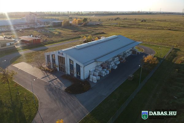 Dabasi Ipari Park média anyagai