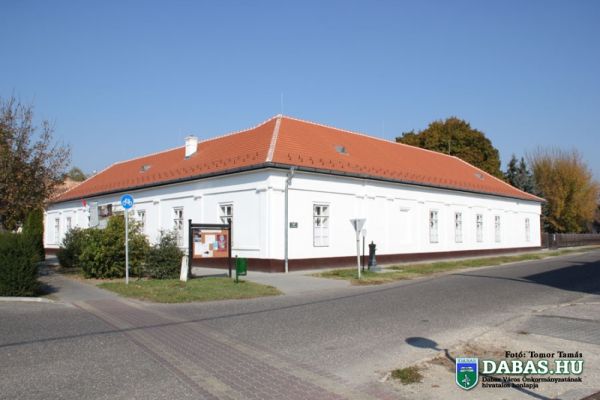 Kossuth Művelődési Központ és Halász Boldizsár Városi Könyvtár