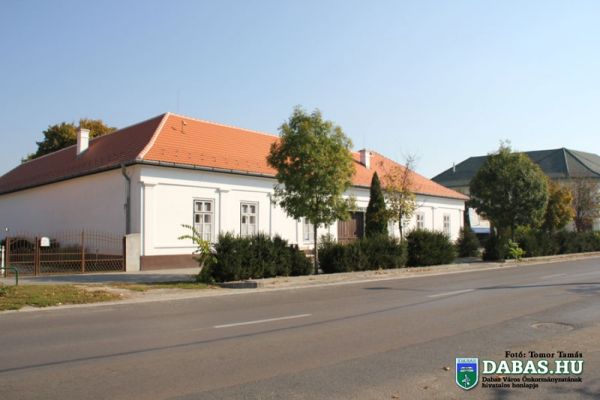 Kossuth Művelődési Központ és Halász Boldizsár Városi Könyvtár