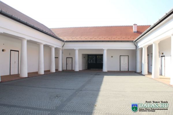 Kossuth Művelődési Központ és Halász Boldizsár Városi Könyvtár