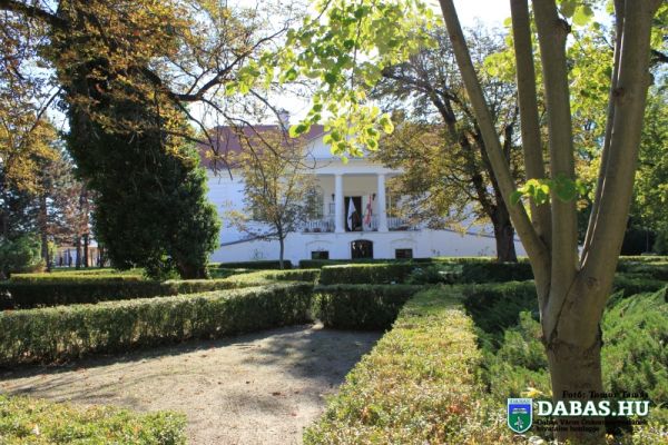 Halász Móricz-kúria Közösségi Színtér