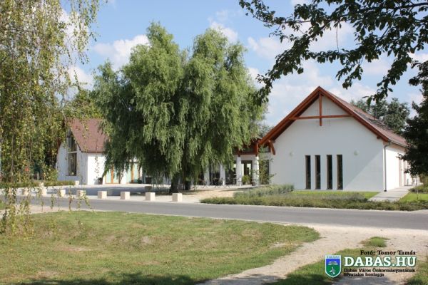 Sári Zarándokház és Közösségi Színtér