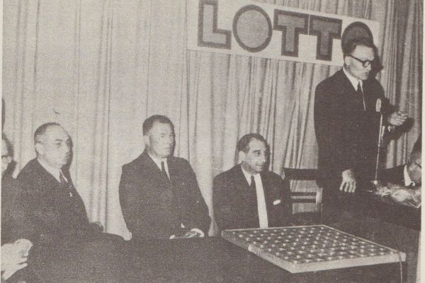 Jubileumi lottósorsolás Dabason 1970. május 8.