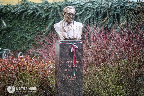 Zlinszky János (1928-2015) jogtudományi és közéleti munkássága