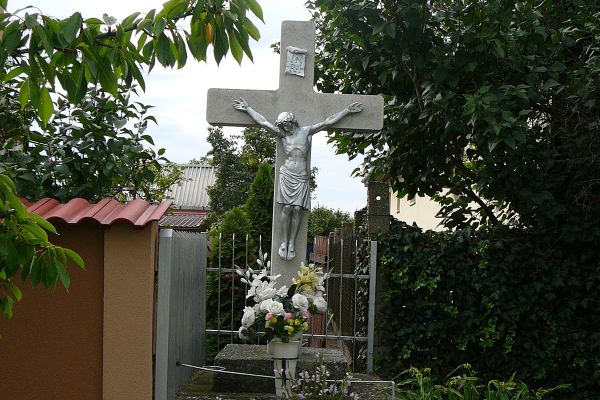 Útmenti keresztjeink