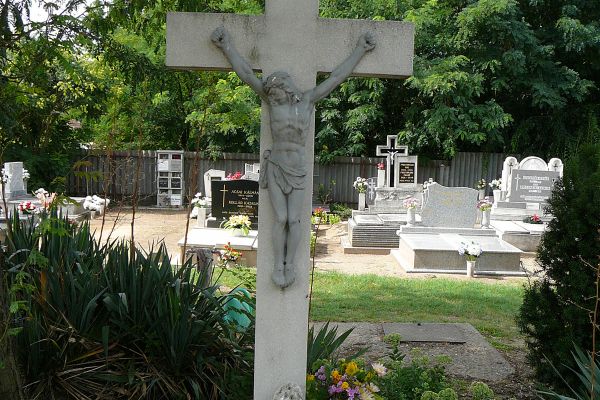 Útmenti keresztjeink