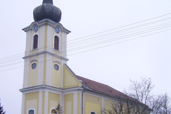 Mária Mennybemenetele Templom Dabas-Sári