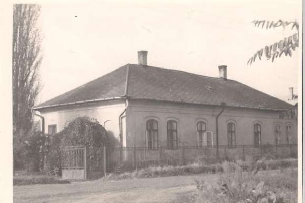 Dr. Lakos János példaadó szakmai pályafutása