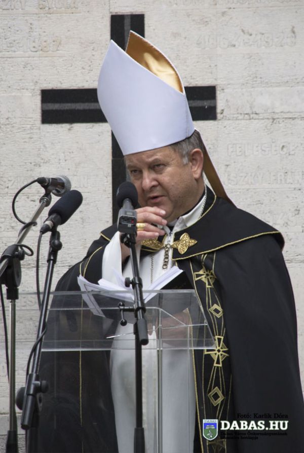 Eltemették Zlinszky János professzort