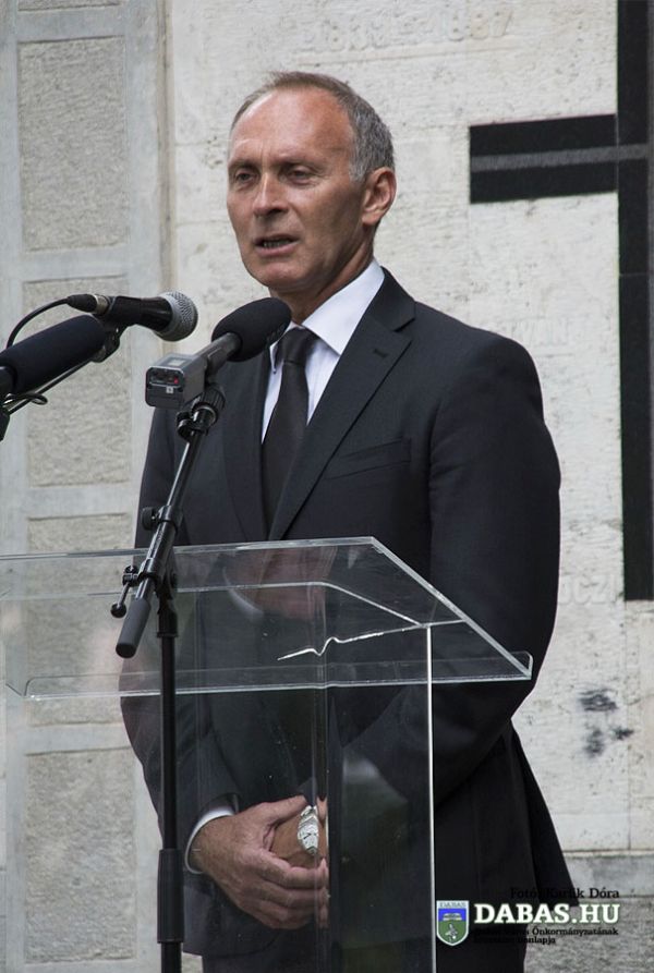 Eltemették Zlinszky János professzort