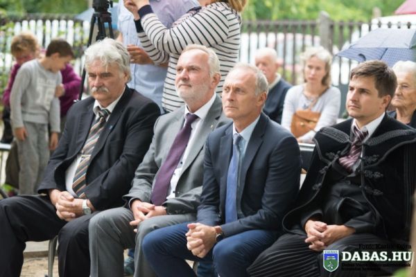 Elhelyezték a szőlősi egészségház alapkövét