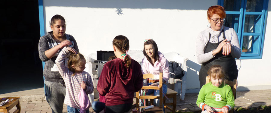 Húsvétváró délután a Sári udvarban