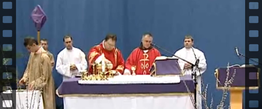 Böjte Csaba atya szentmiséje a Dabas-Diego Sportcsarnokban 