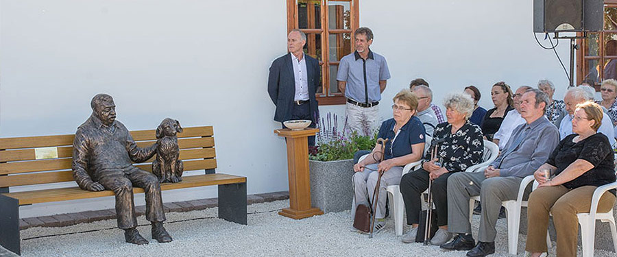 Szoboravató