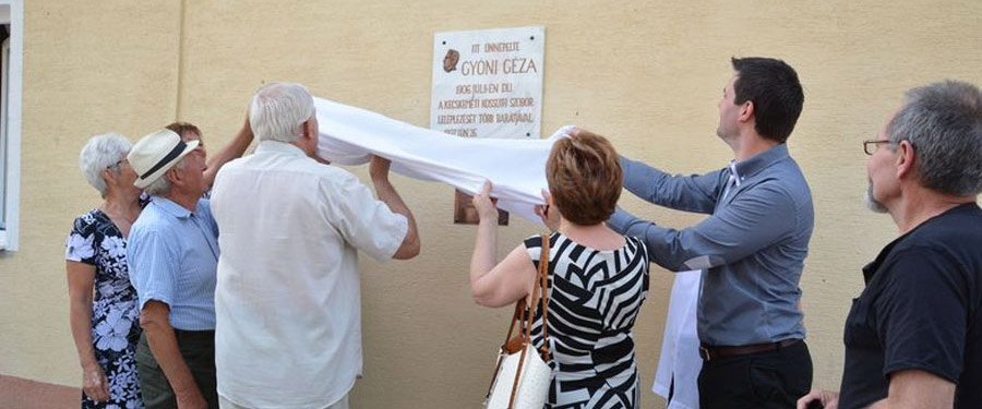 Helyreállították Gyóni Géza Dabasi-szőlősi emléktábláját