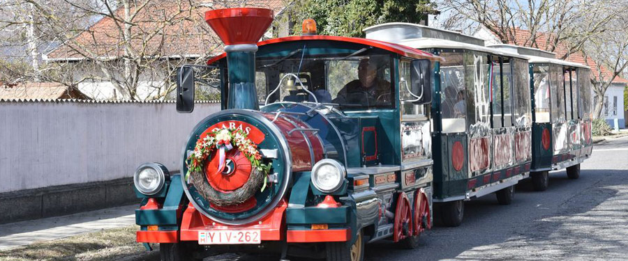 Gumikerekes városnéző kisvonat 