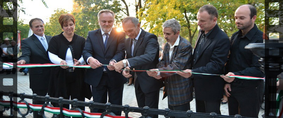 Kossuth László-síremlékavató a kegyeleti parkban